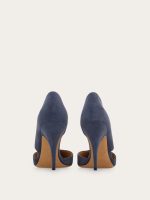 Ferragamo Pump with Gancini detail - Image 5